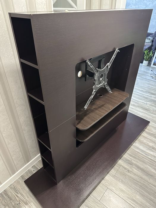 Стенка для ТВ (с кронштейном)