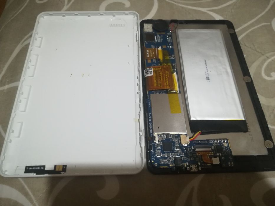 Продавам 6 таблета на части.Описани са в описанието. За въпроси, на ЛС