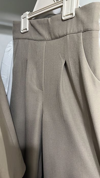 Костюм на девочку стильный