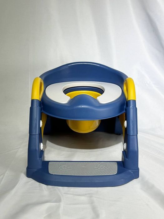 Детское сиденье для унитаза с лесенкой.