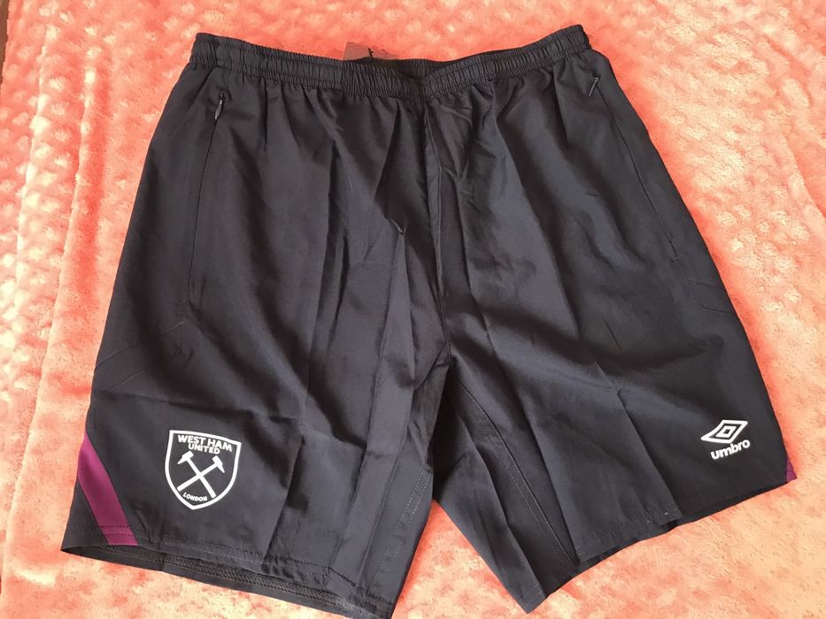 Къси панталонки и долнища на West Ham