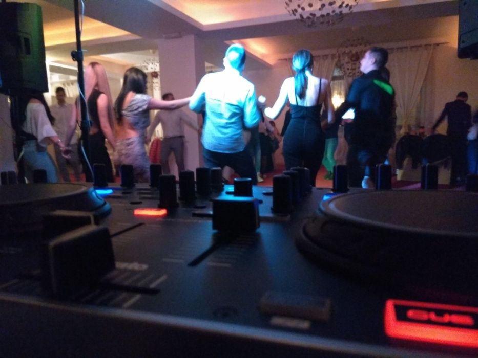 Muzica, sonorizare, lumini - totul intr-un singur loc!