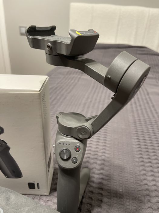 DJI Osmo Mobile 3 Combo, стабилизатор для смартфонов
