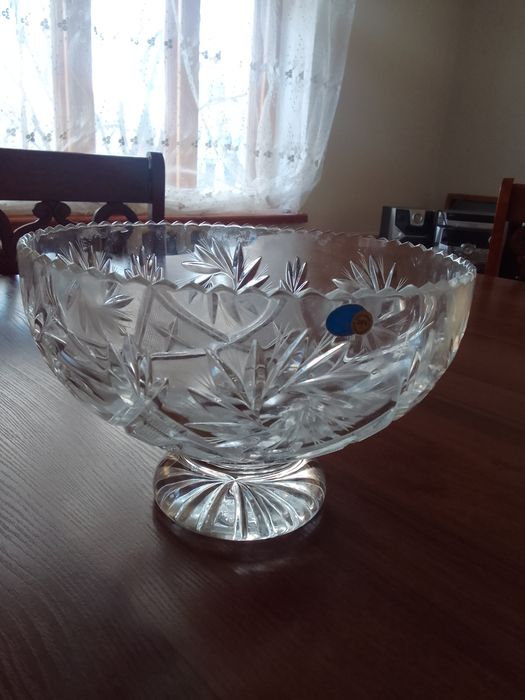 Продам фруктовницу хрустальную не дорого