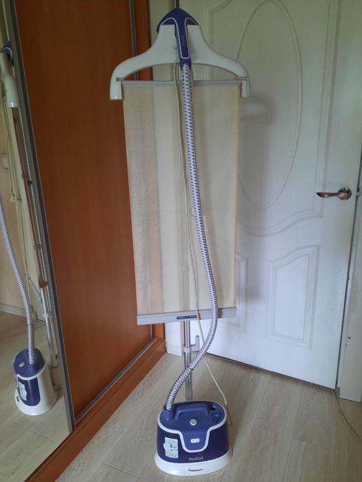 Продам паровой утюг Tefal
