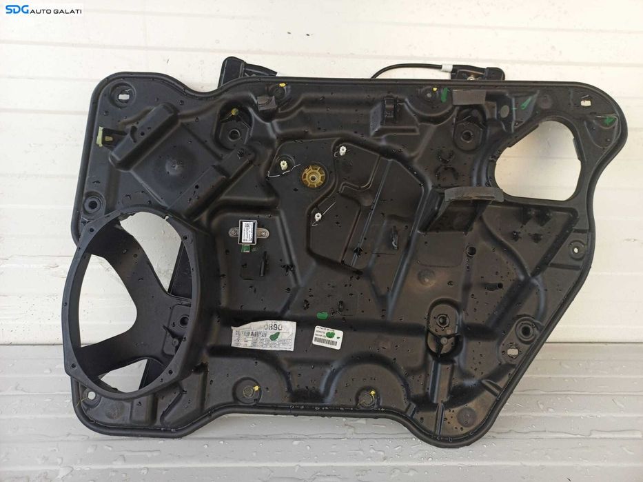 Macara Electrica pentru Geam Sticla de pe Usa Portiera Dreapta Fata Fiat Freemont 2008 - 2016 Cod 963197 A2048210651 [L1236]