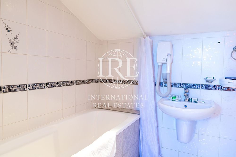 Хотел в Благоевград, област-гр.Банско площ 5300 цена 1 890 000