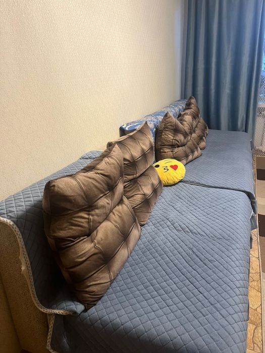 Продам б/у диван