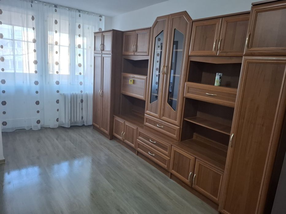 Garsonieră semidecomandată