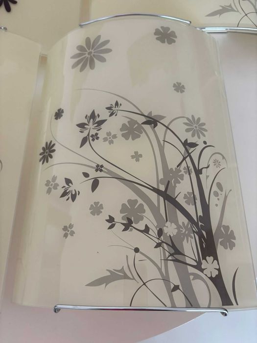 Aplice de tavan și perete