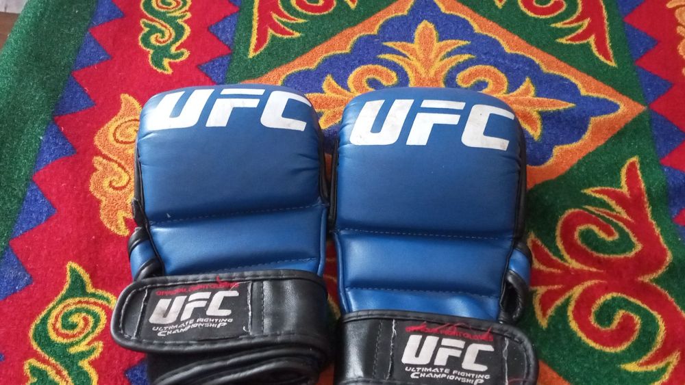 Мошный грушы и перчатки продам