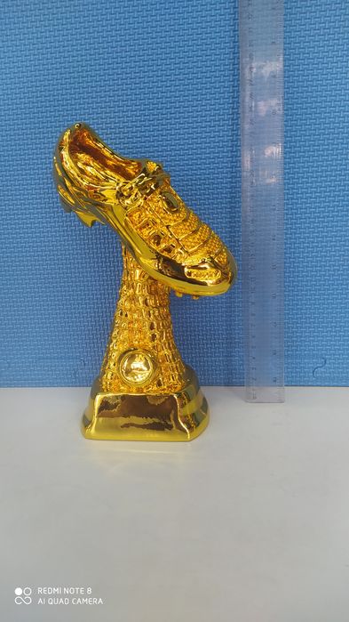 Статуэтки по футболу