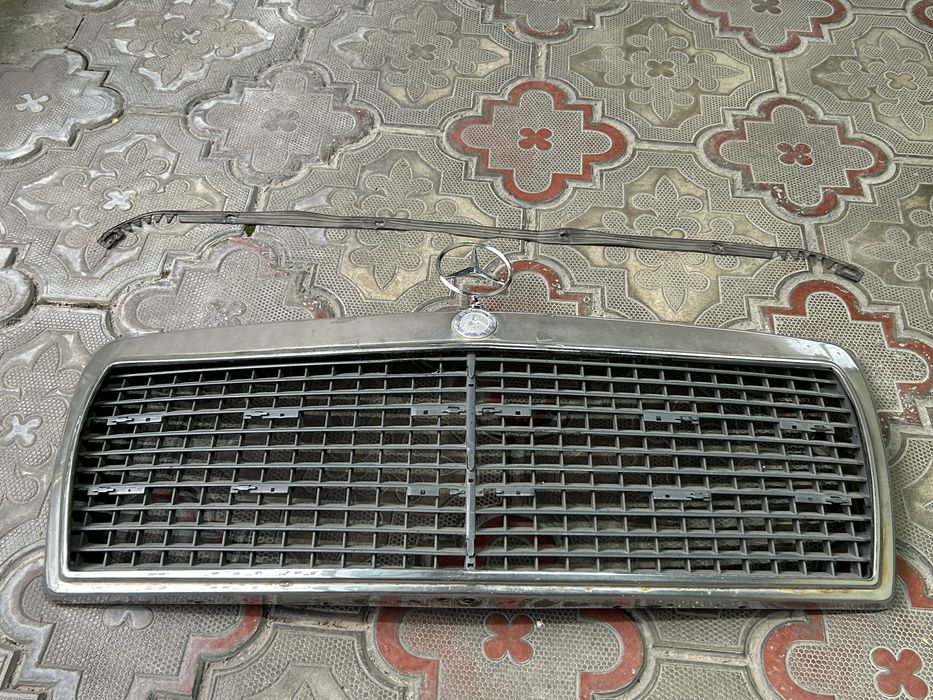 Решетка радиатора на мерседес w190