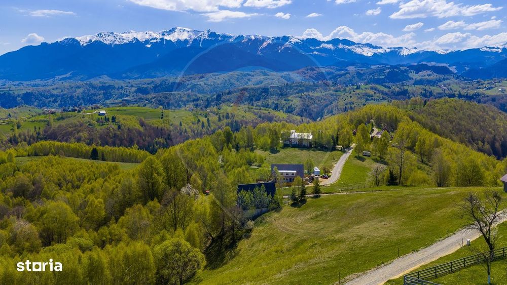 Casă de vacanta/ teren 1005 mp - Pestera- priveliste de Poveste!