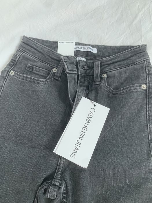 Calvin Klein W24 L32