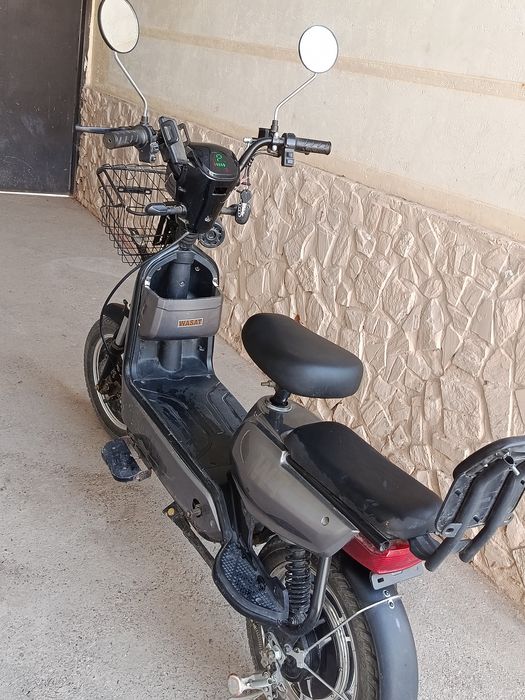 Skuter wasat srochna sotiladi