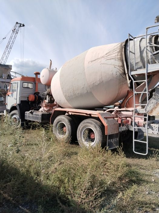 Продам автомашину миксер.