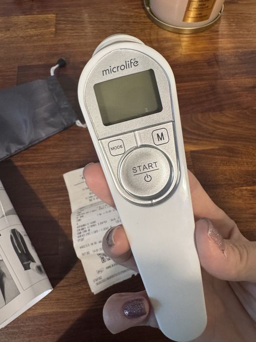 Безконтактен термометър Microlife