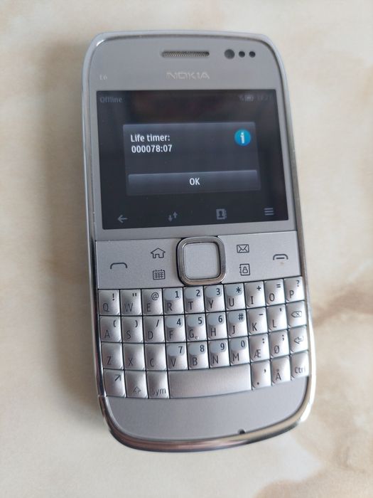 [e6] Vând Nokia E6 Silver (de colecție, în perfectă stare) /poze reale