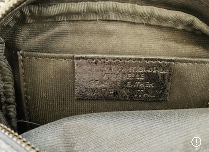 Дамски малък клъч с къса дръжка