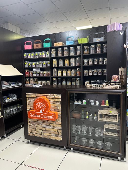 500000 тысяч. Мебель, банки специи все что осталось