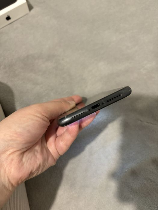 Продам iPhone 11 black 128 gb