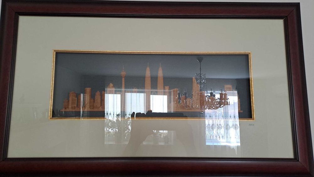 картины, декор, аксессуары.