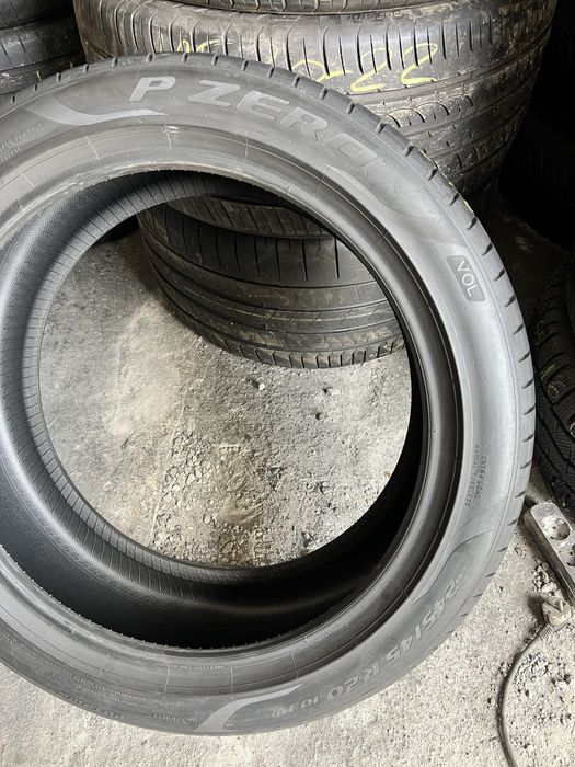 4 anvelope vara 275/40/20 + 245/45/20 , Pirelli  !