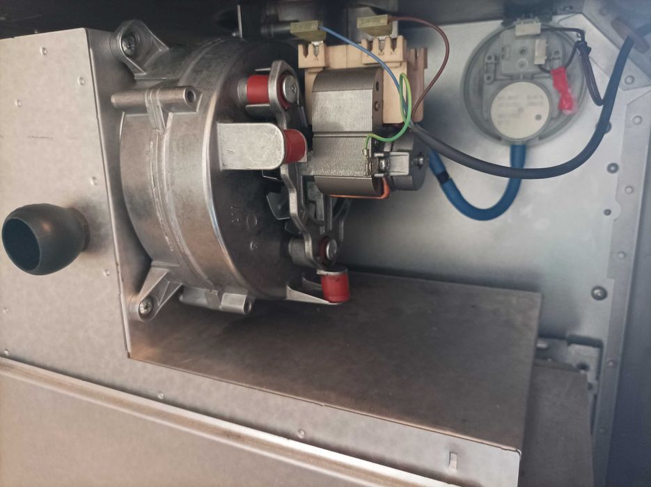 Vând centrală Vaillant 242/3-3