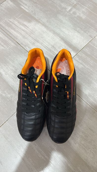 Футболни обувки.