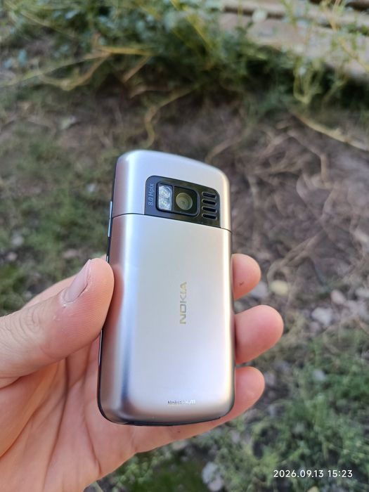 Nokia c6-01 в хорошем состоянии