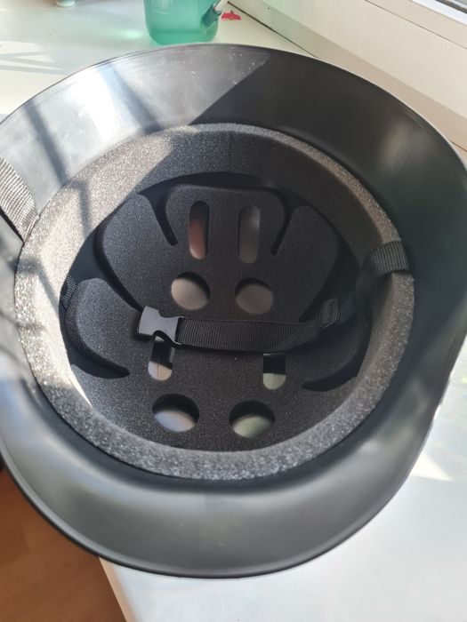 Каска для вождения