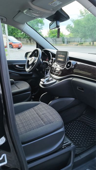 Inchiriez Mercedes V