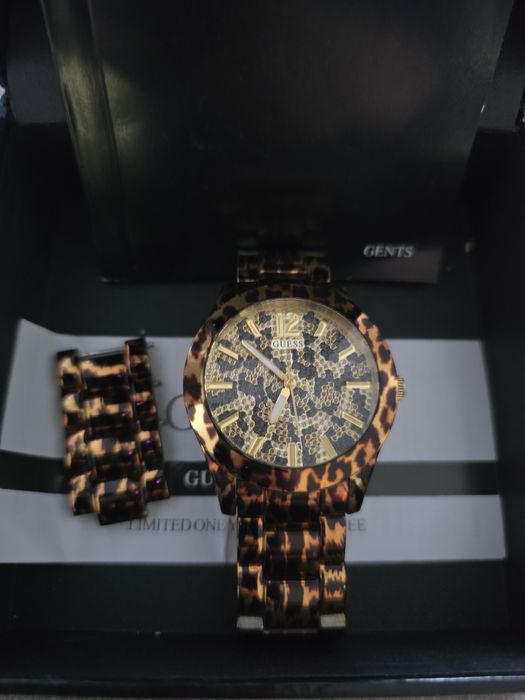 Часовници Guess ( часовник )