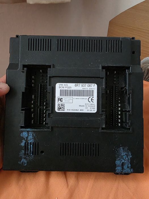 Vand BCM Body Control Module pentru Volkswagen AG cod  6R7 937 087 F
