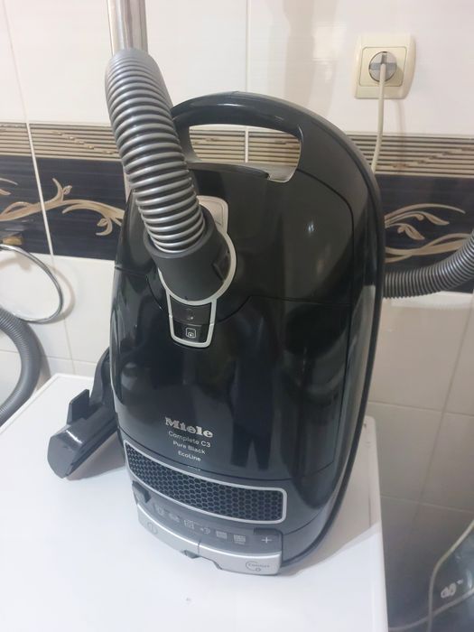 Прахосмукачка Miele Complete C3 Pure EcoLine