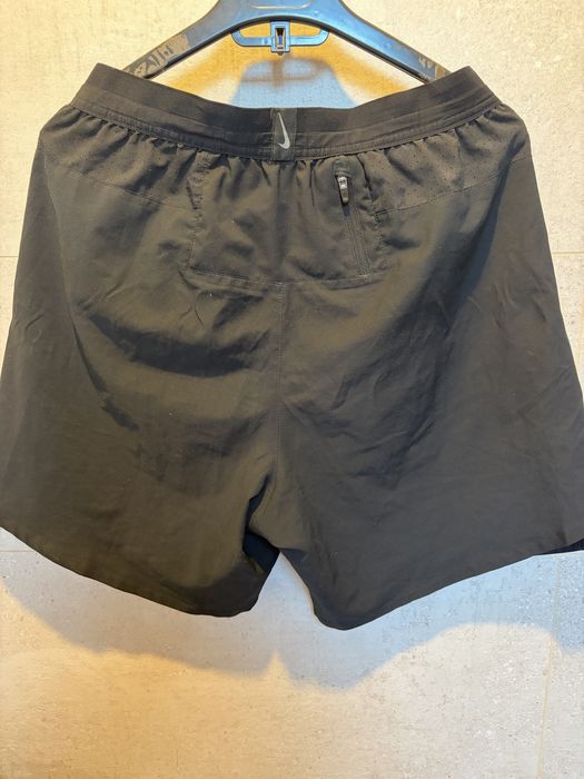 Vand pantaloni scurti Nike