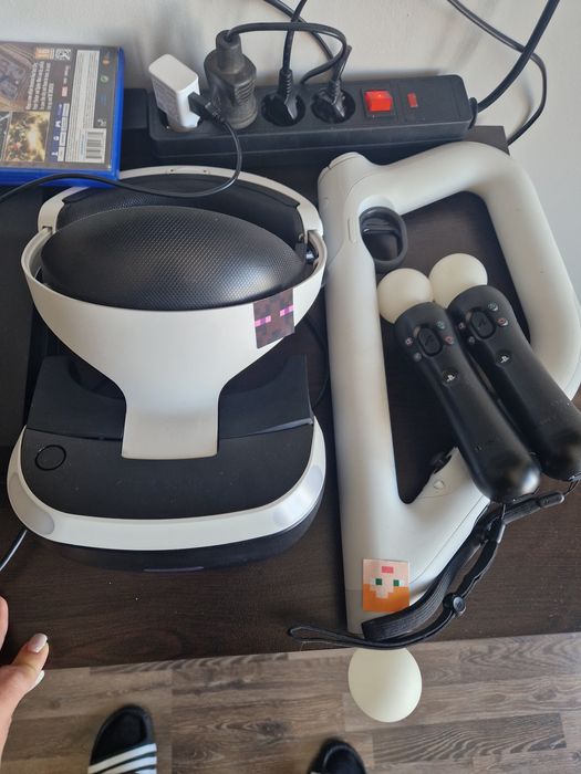 Ps4 VR Aim Controller,VR шлем sony, Контролери за движение Move 
VR Aim Controller,VR шлем sony, Контролери за движение Move 190 евро