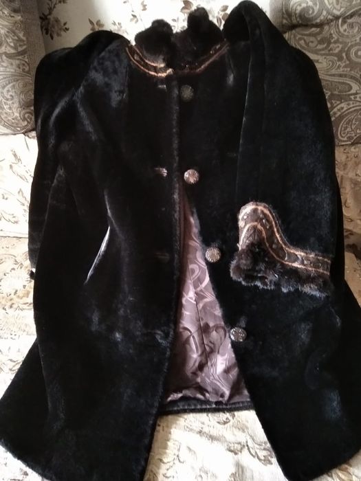 Продам шубу мутоновую