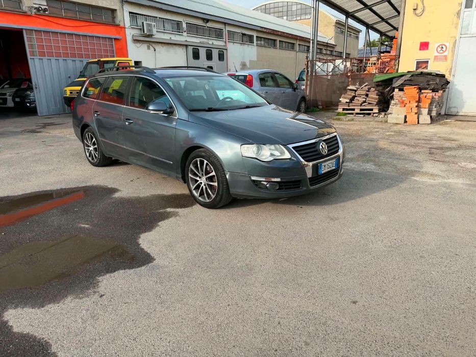 VOLKSWAGEN Passat
