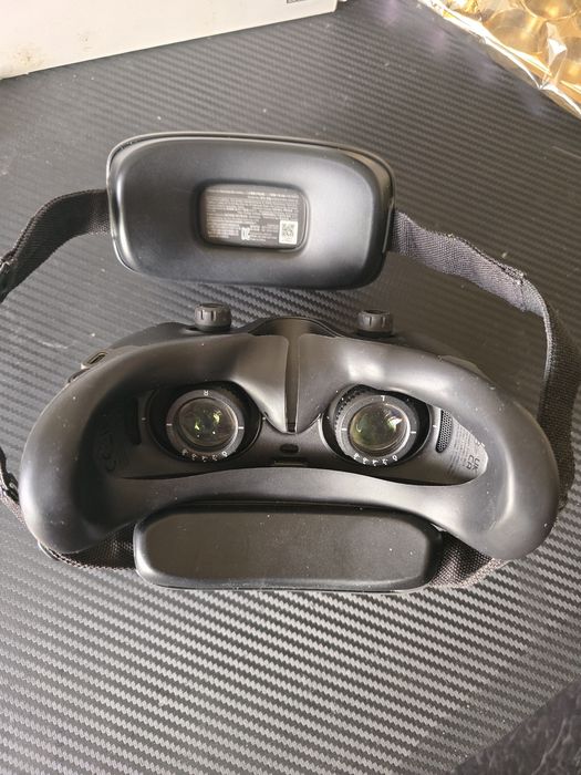 Ochelari DJI Googles 3 - aproape noi