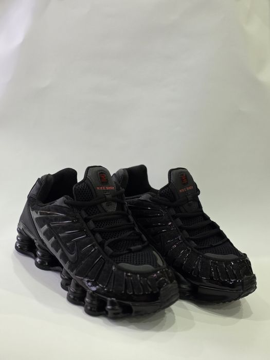 Nike Shox black.