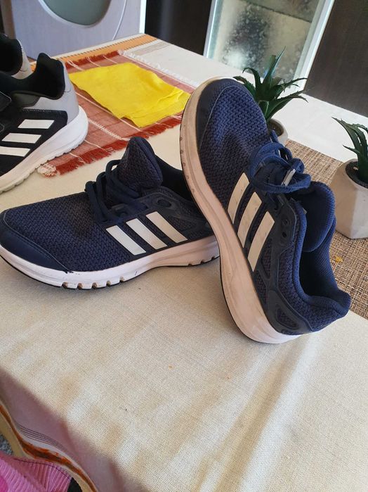 Маратонките са оригинални в перфектно състуяние