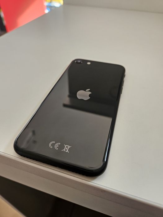 iPhone SE 2020 Negru 64GB * impecabil * liber retea