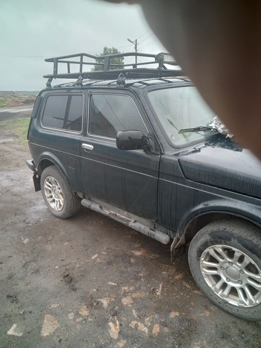 Продам Нива 212140