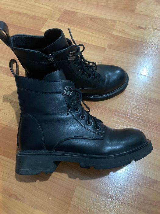 Продаются ботинки осень-весна