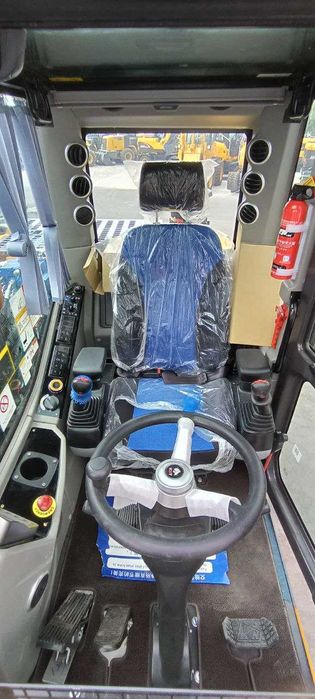 Колёсный экскаватор VIAMAR XN90L автомат коробка