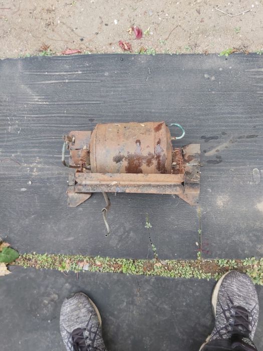 Продам компрессор от холодильника Мир СССР