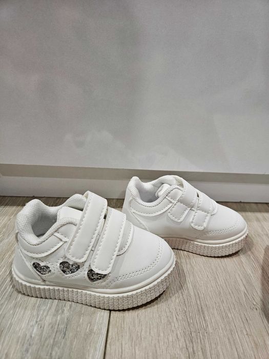 Маратонки за момиче 19 номер