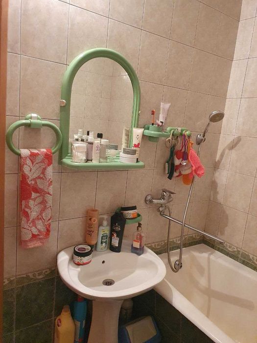 2/2/4 Карасу-2 с ремонтом Кирпич 77-серия Ориентир Академия милиции